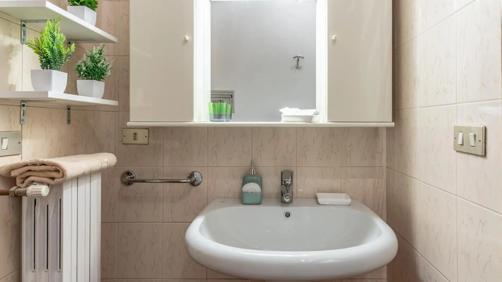 베로나 -Near Arena & Parking - Pet Friendly Historical Arena Palace 아파트 이탈리아