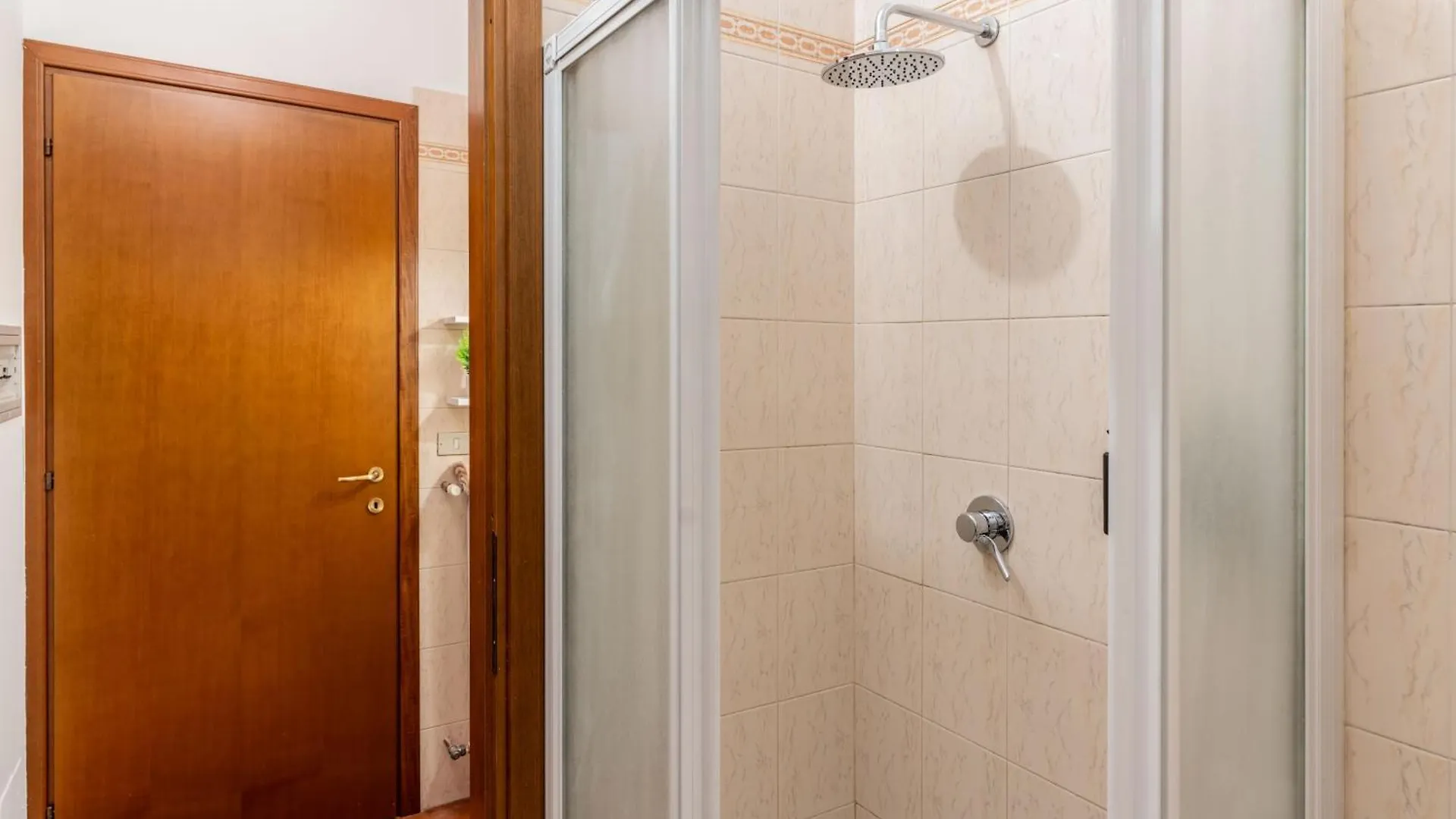 베로나 -Near Arena & Parking - Pet Friendly Historical Arena Palace 아파트 0*,  이탈리아
